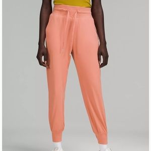 Lululemon women’s joggers